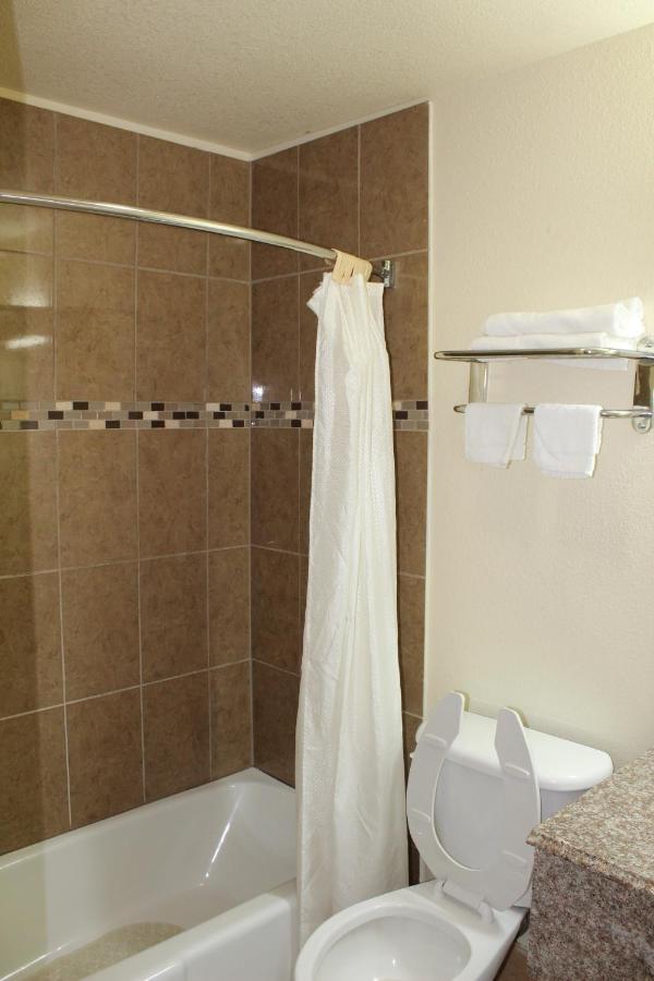 Evergreen Inn And R.V. Winnfield Экстерьер фото