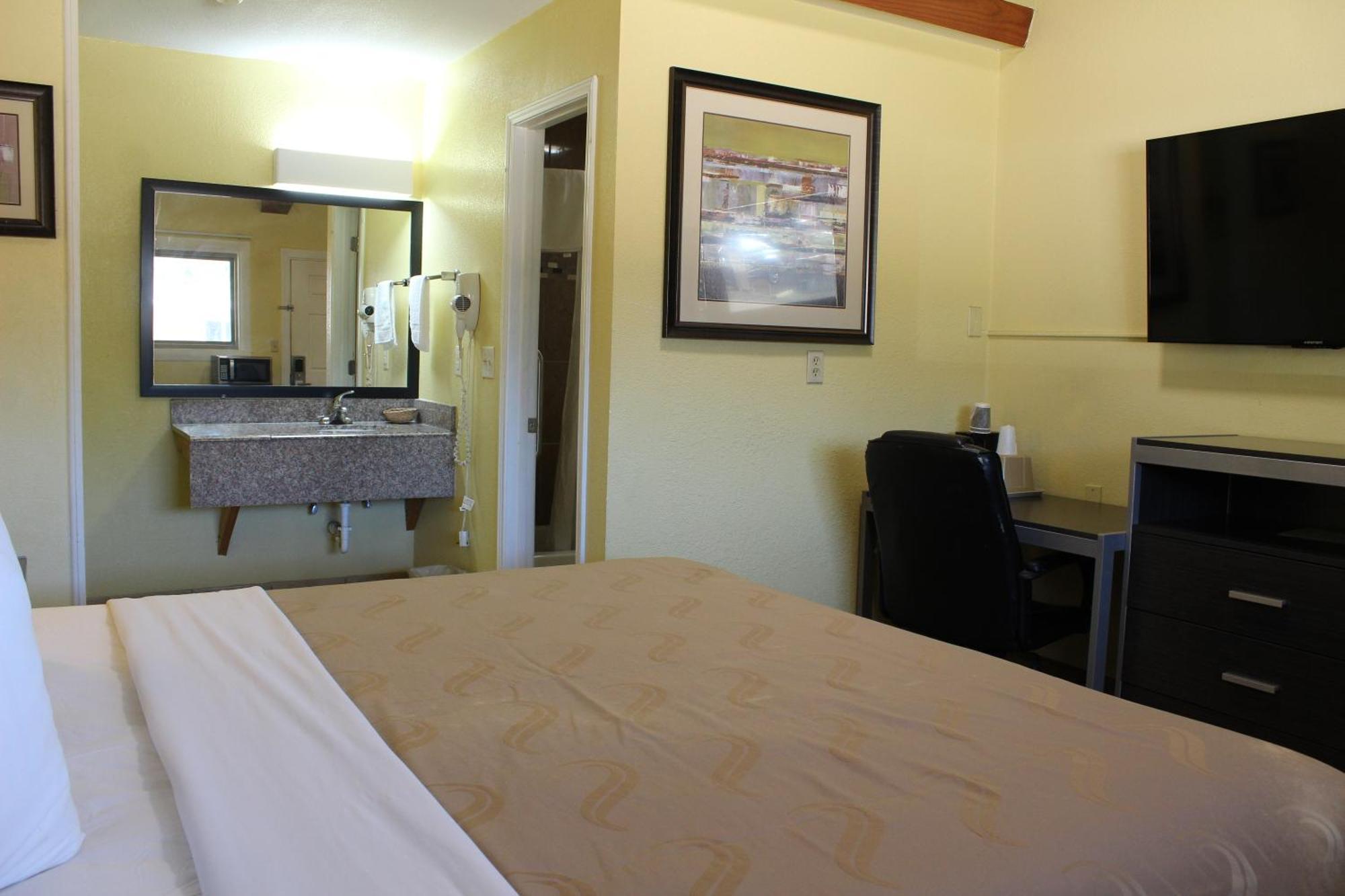 Evergreen Inn And R.V. Winnfield Экстерьер фото